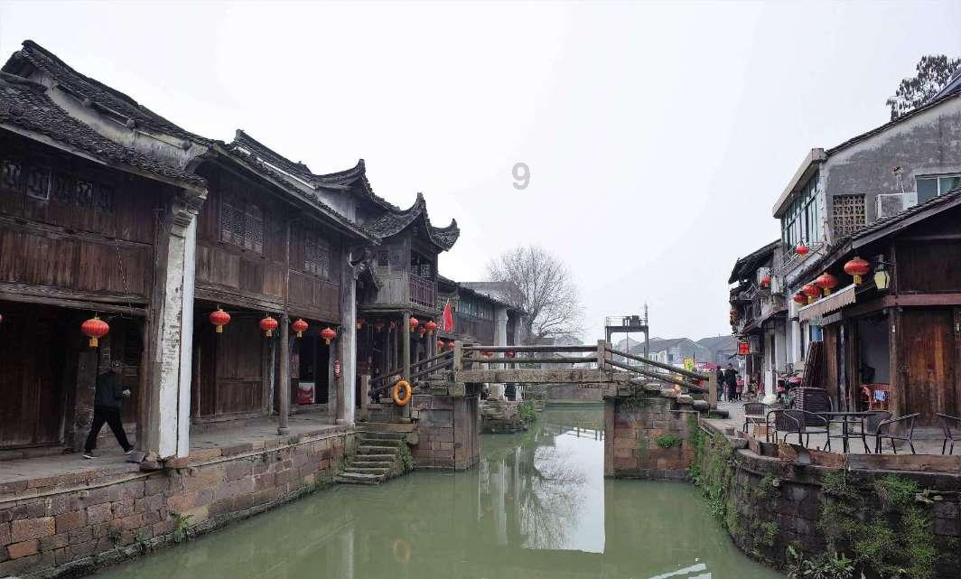 打游戏任务栏不消失怎么办